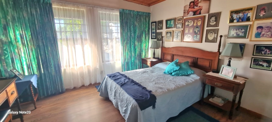 4 Bedroom Property for Sale in Wavecrest Eastern Cape